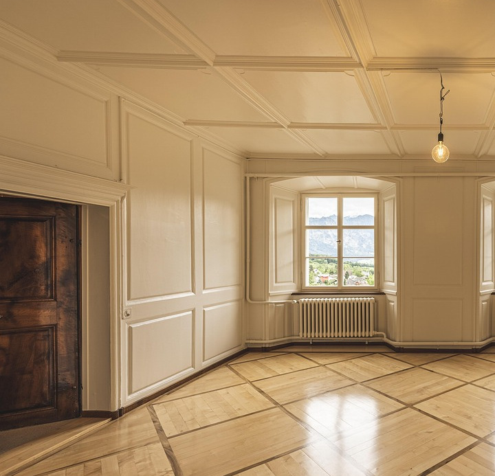 family at home with supportive caregiver